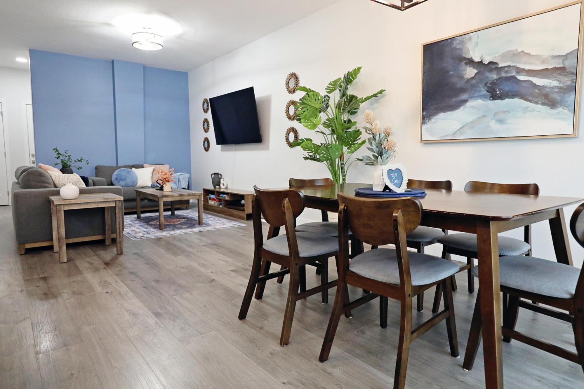 Beautiful Home With 4 King Beds,Airport,Disney+ Эдмонтон Экстерьер фото