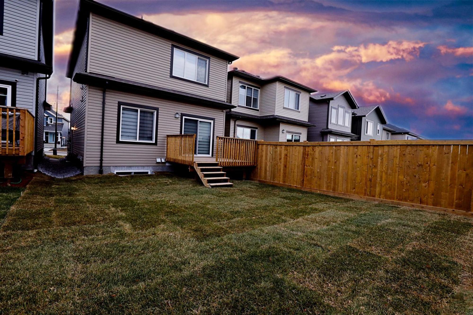 Beautiful Home With 4 King Beds,Airport,Disney+ Эдмонтон Экстерьер фото