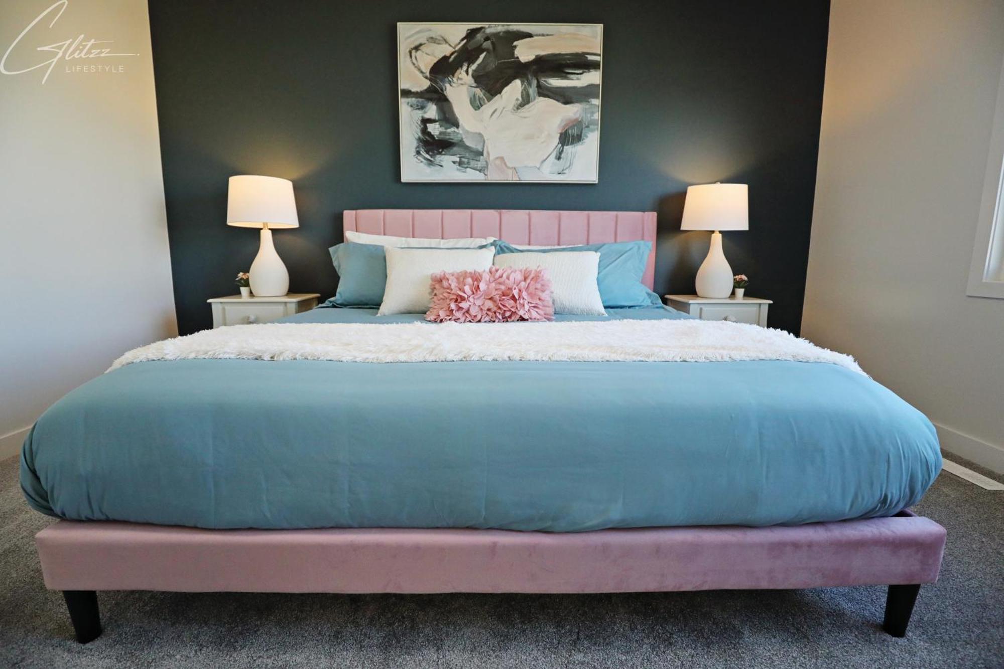 Beautiful Home With 4 King Beds,Airport,Disney+ Эдмонтон Экстерьер фото